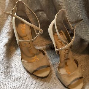 Same Edelman nude heels